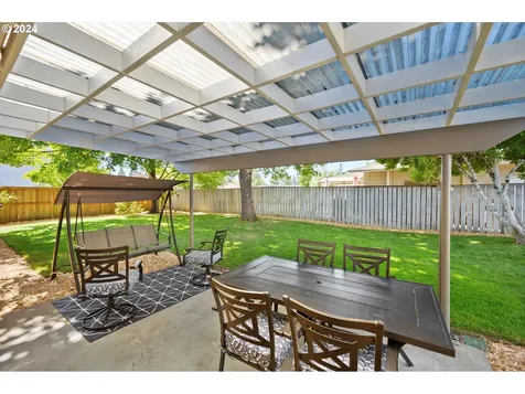 1925 Nw Michelbook Lane Mcminnville OR 97128