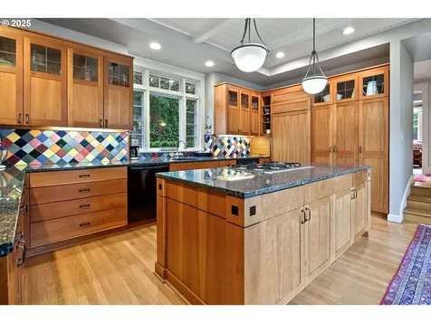 1803 S Riverdale Road Portland OR 97219