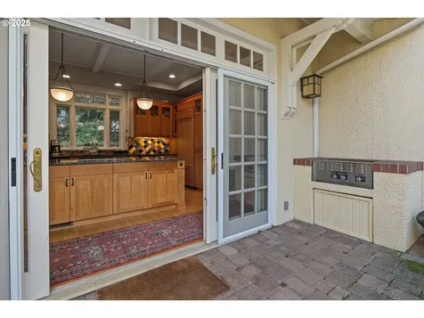 1803 S Riverdale Road Portland OR 97219