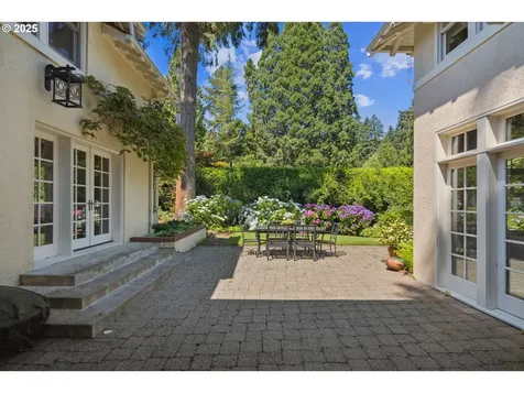 1803 S Riverdale Road Portland OR 97219