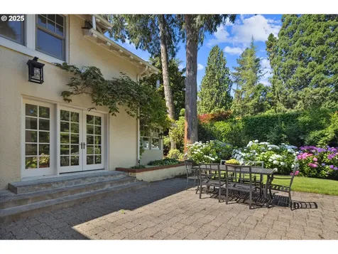 1803 S Riverdale Road Portland OR 97219