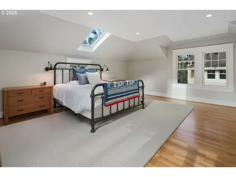 1803 S Riverdale Road Portland OR 97219