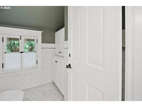 1803 S Riverdale Road Portland OR 97219