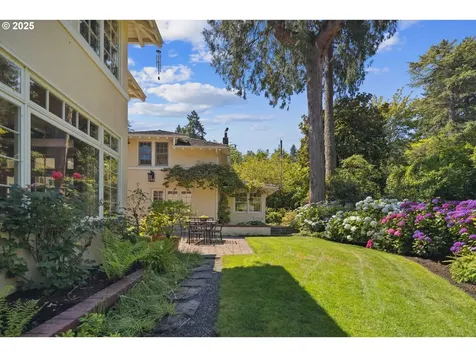 1803 S Riverdale Road Portland OR 97219