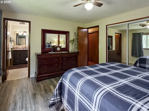 10111 NW 17th Avenue Vancouver WA 98685