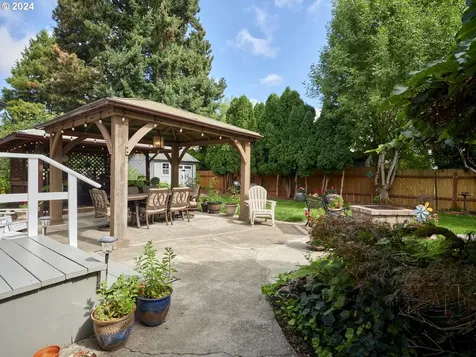 10111 NW 17th Avenue Vancouver WA 98685
