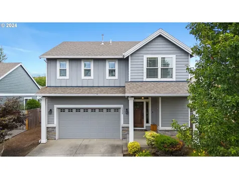 12430 Rogue River Way Oregon City OR 97045