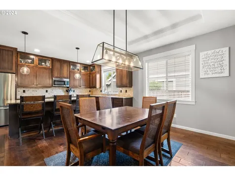 12430 Rogue River Way Oregon City OR 97045