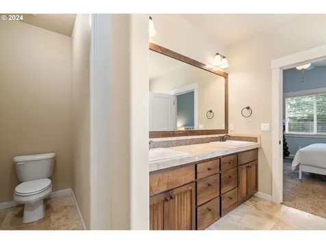 12430 Rogue River Way Oregon City OR 97045