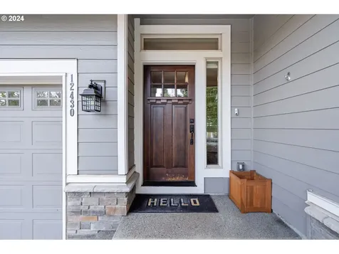 12430 Rogue River Way Oregon City OR 97045