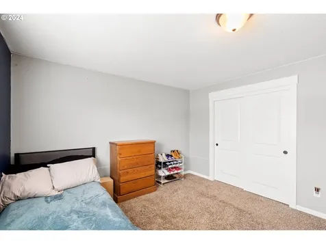 12430 Rogue River Way Oregon City OR 97045