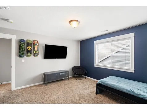 12430 Rogue River Way Oregon City OR 97045