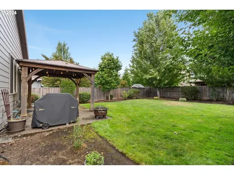 12430 Rogue River Way Oregon City OR 97045