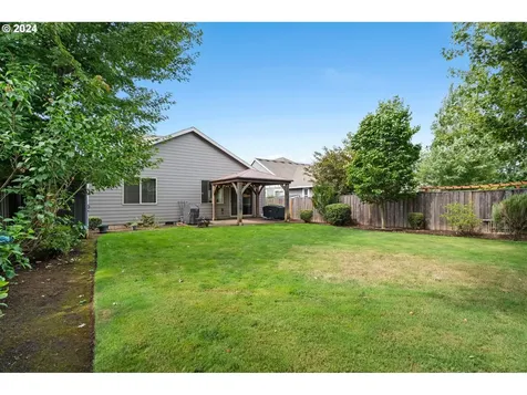 12430 Rogue River Way Oregon City OR 97045