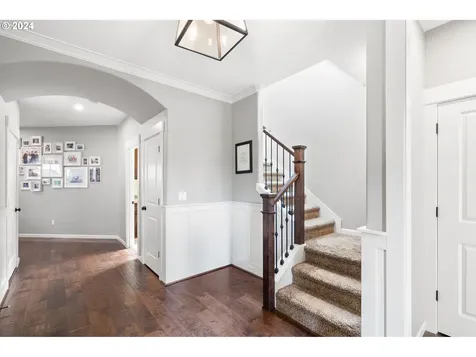 12430 Rogue River Way Oregon City OR 97045