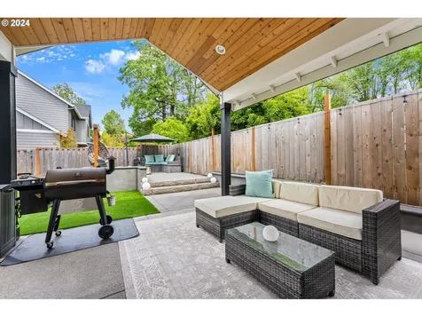 6695 SW Alfred Street Portland OR 97223