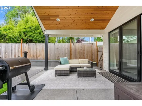 6695 SW Alfred Street Portland OR 97223