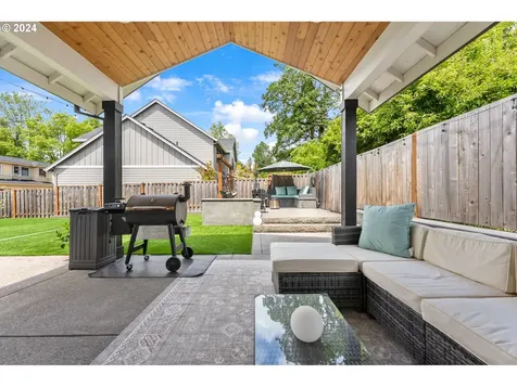 6695 SW Alfred Street Portland OR 97223