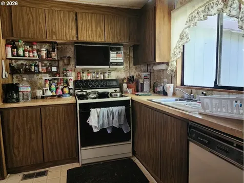 140 Woodglen Street Port Orford OR 97465