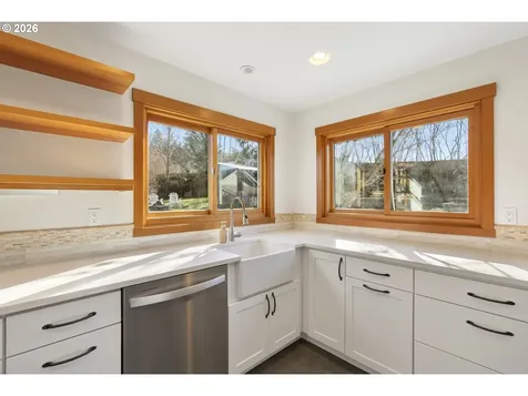 3225 Thomsen Road Hood River OR 97031