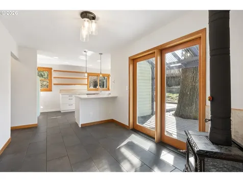 3225 Thomsen Road Hood River OR 97031