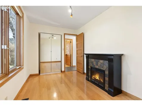 3225 Thomsen Road Hood River OR 97031