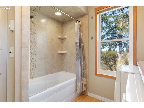 3225 Thomsen Road Hood River OR 97031