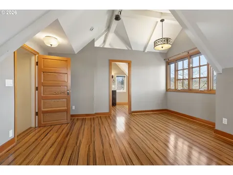 3225 Thomsen Road Hood River OR 97031