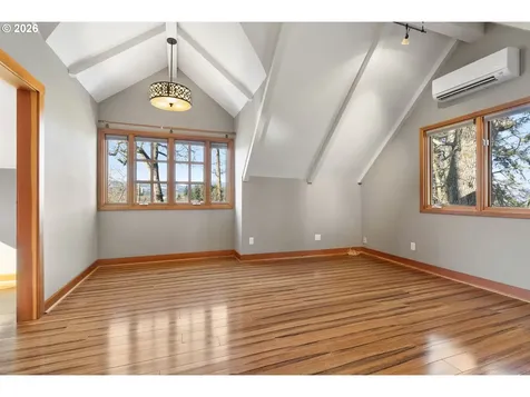 3225 Thomsen Road Hood River OR 97031