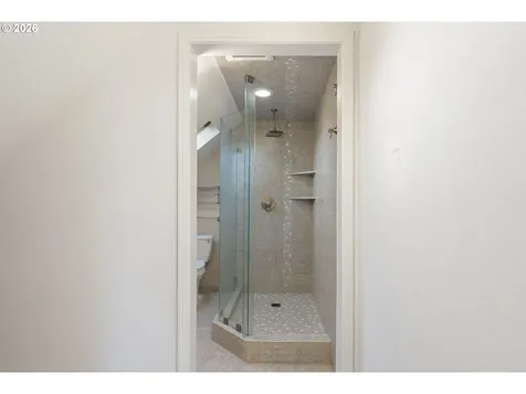 3225 Thomsen Road Hood River OR 97031