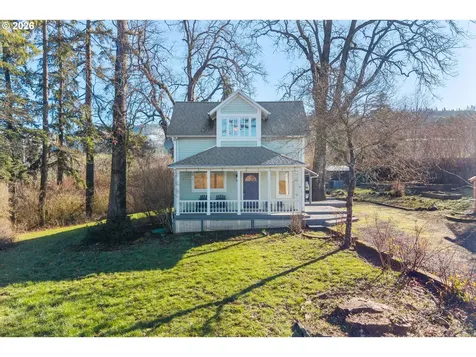 3225 Thomsen Road Hood River OR 97031