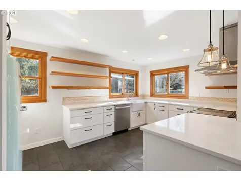 3225 Thomsen Road Hood River OR 97031