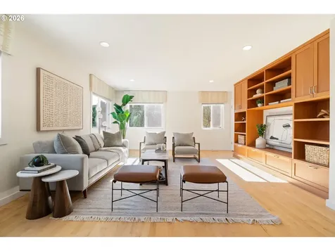 7238 SW 13th Avenue Portland OR 97219