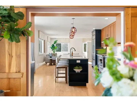 7238 SW 13th Avenue Portland OR 97219