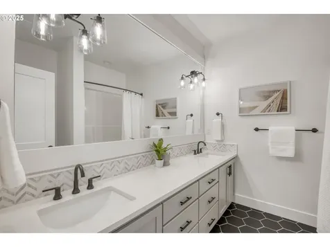 11723 NW Sadie Street Portland OR 97229