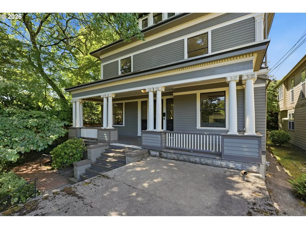 3425 S Corbett Avenue Portland OR 97239