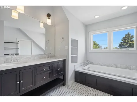 3425 S Corbett Avenue Portland OR 97239