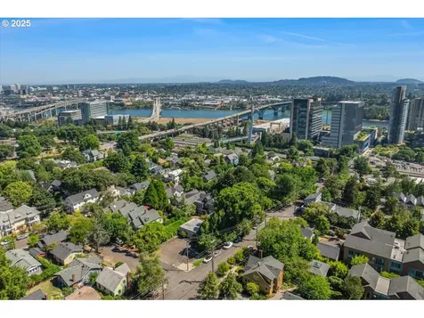 3425 S Corbett Avenue Portland OR 97239