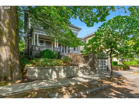 3425 S Corbett Avenue Portland OR 97239