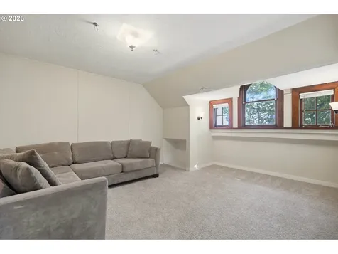 3425 S Corbett Avenue Portland OR 97239
