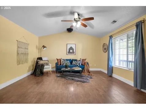 2010 Bonnie Lane Forest Grove OR 97116