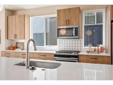 17137 SW Woodpecker Lane Beaverton OR 97007