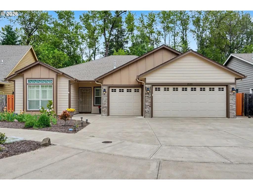 2545 Equestrian Loop S Salem OR 97302