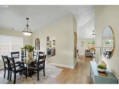 2545 Equestrian Loop S Salem OR 97302