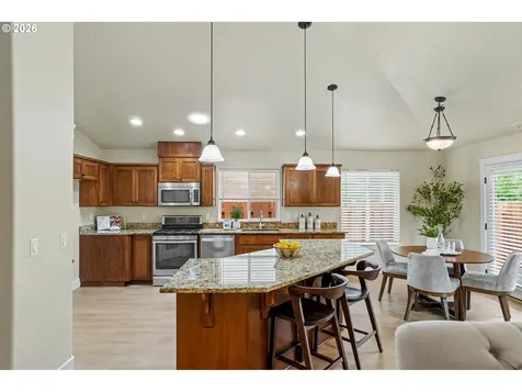 2545 Equestrian Loop S Salem OR 97302