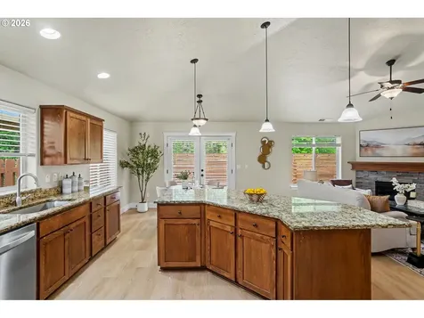 2545 Equestrian Loop S Salem OR 97302