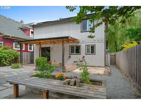 6022 SE Carlton Street Portland OR 97206