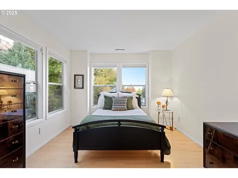 344 S Texas Street Portland OR 97219