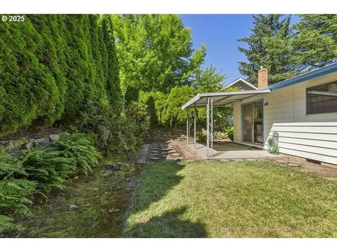 3020 SW Nebraska Street Portland OR 97239