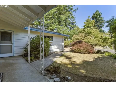 3020 SW Nebraska Street Portland OR 97239